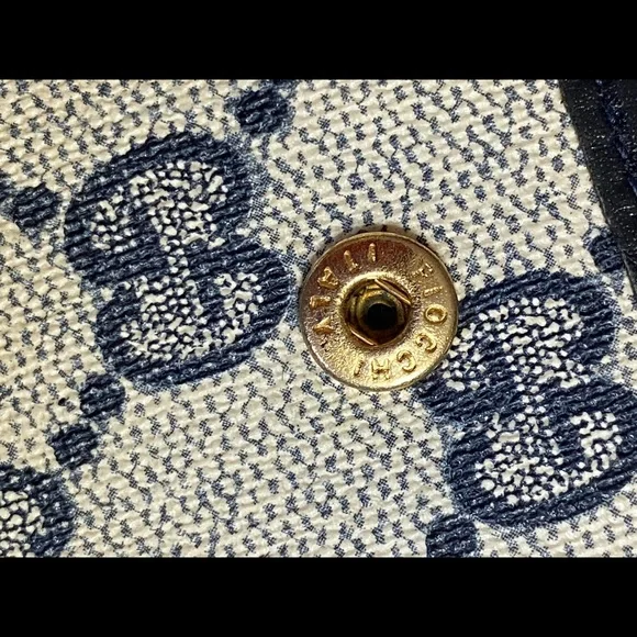 ✅SOLD✅AUTHENTIC VINTAGE GUCCI MINI COMPACT WALLET LEATHER - Picture 7 of 16